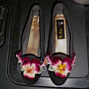 YoYo Flower Front Black Flats Size 8 M